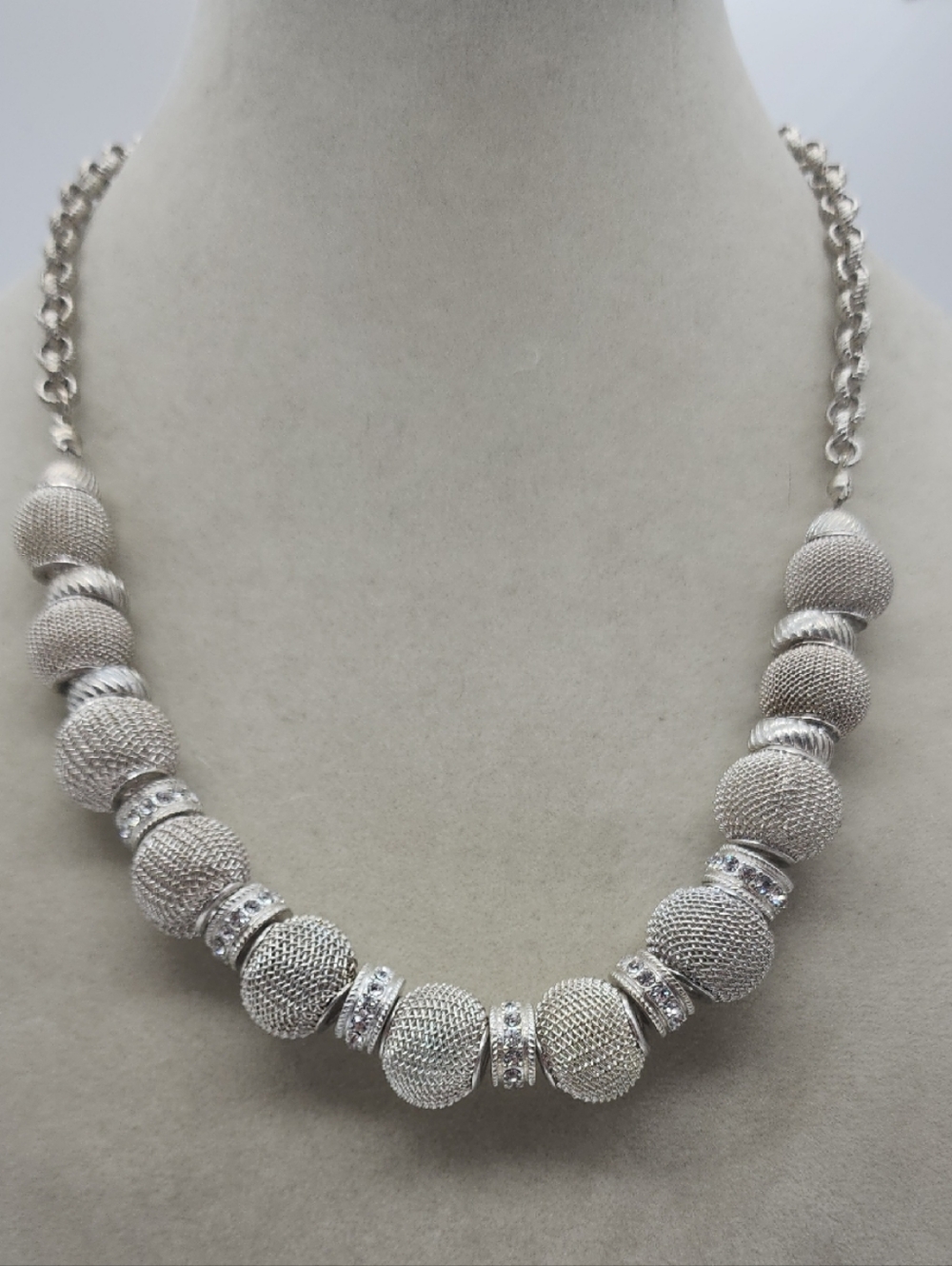 Vintage Crown Trifari Silver Mesh W/Rhinestone Bead Statement Necklace 17"
